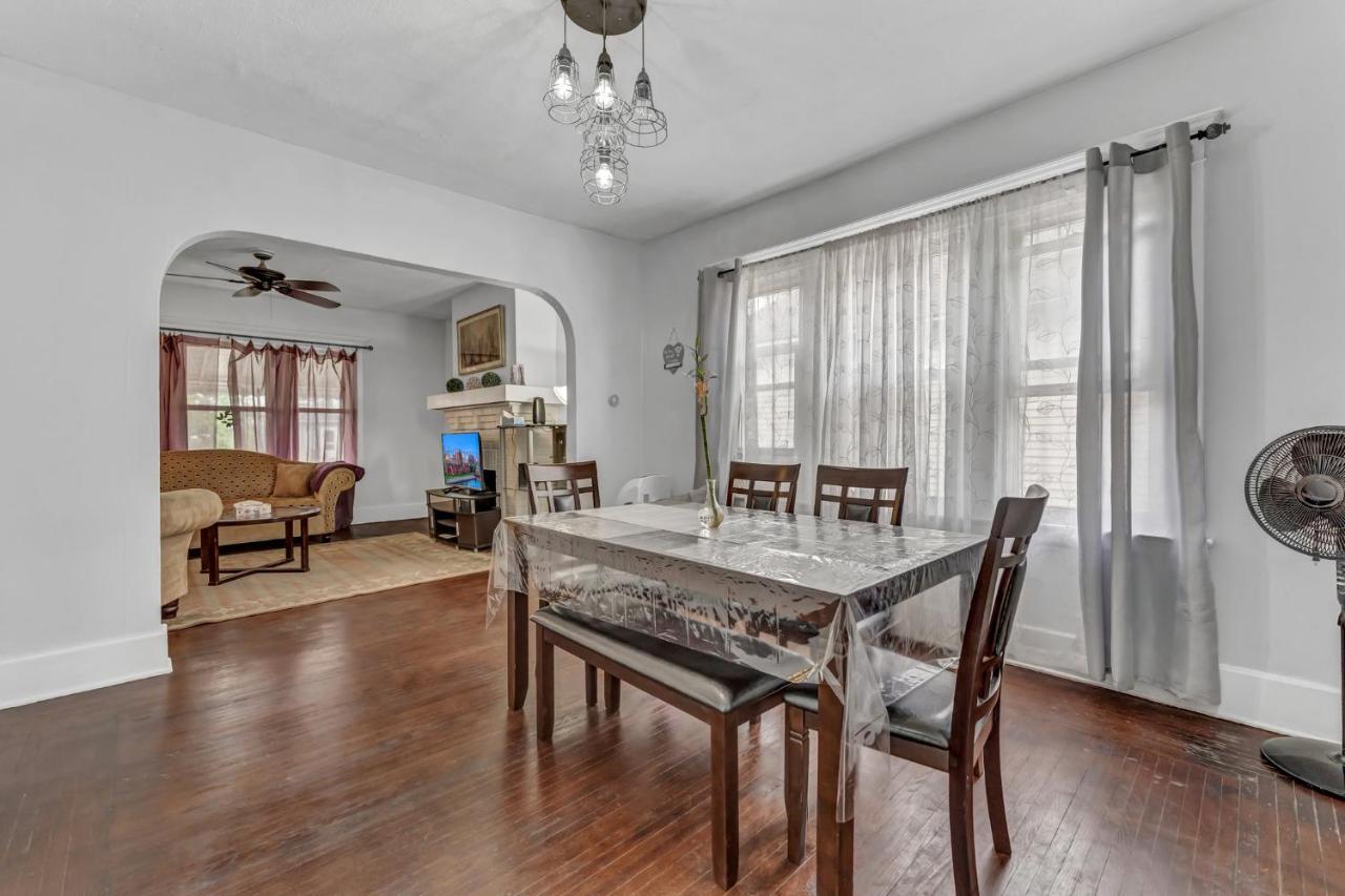 Вилла Renovated Main Floor Large 3 Bed House Буффало Экстерьер фото
