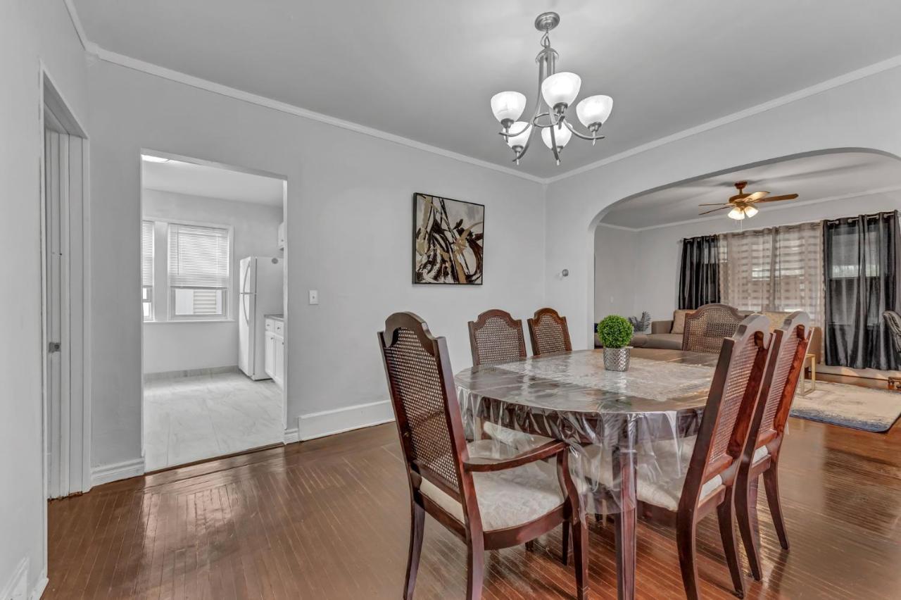 Вилла Renovated Main Floor Large 3 Bed House Буффало Экстерьер фото