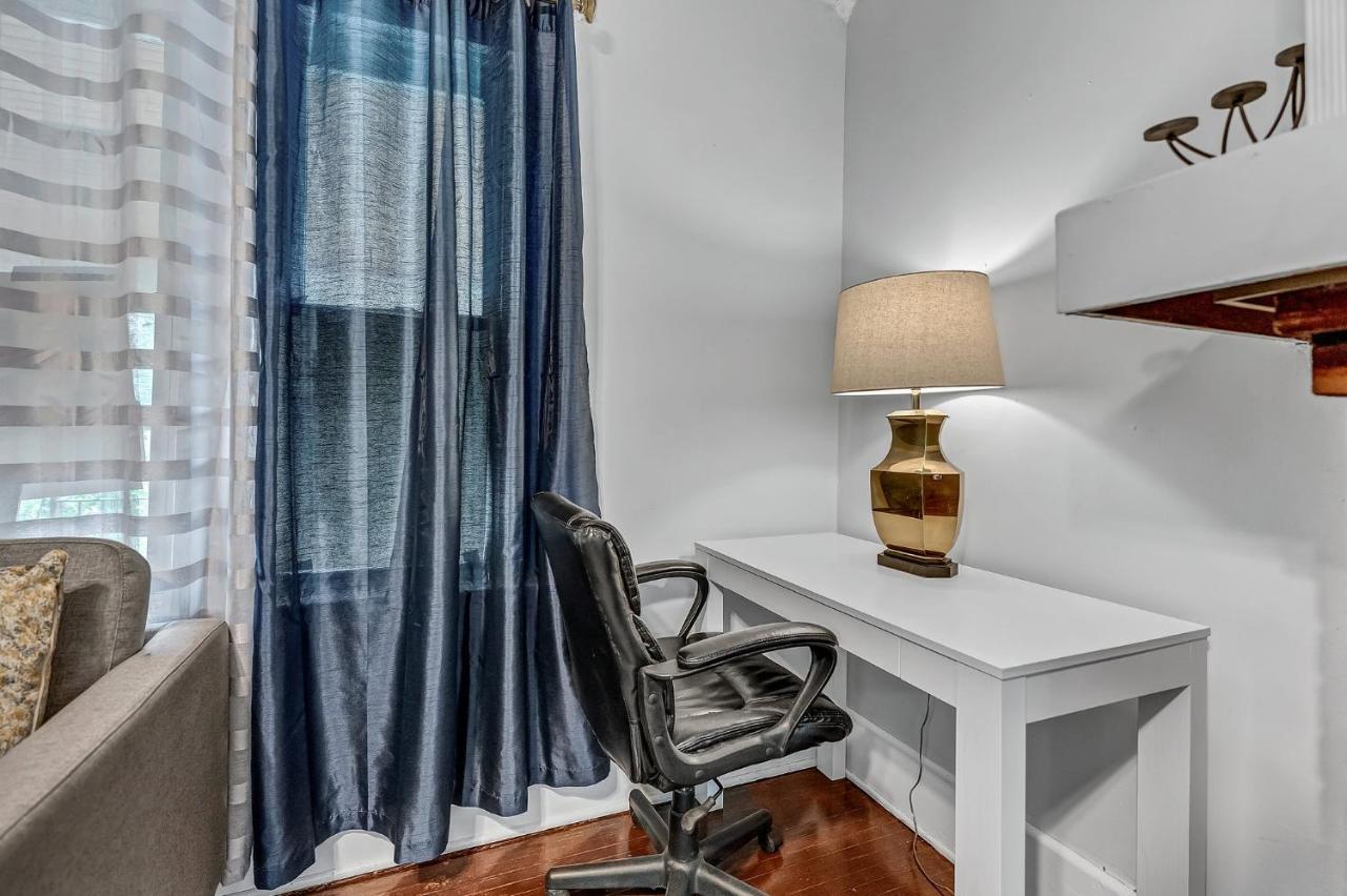 Вилла Renovated Main Floor Large 3 Bed House Буффало Экстерьер фото